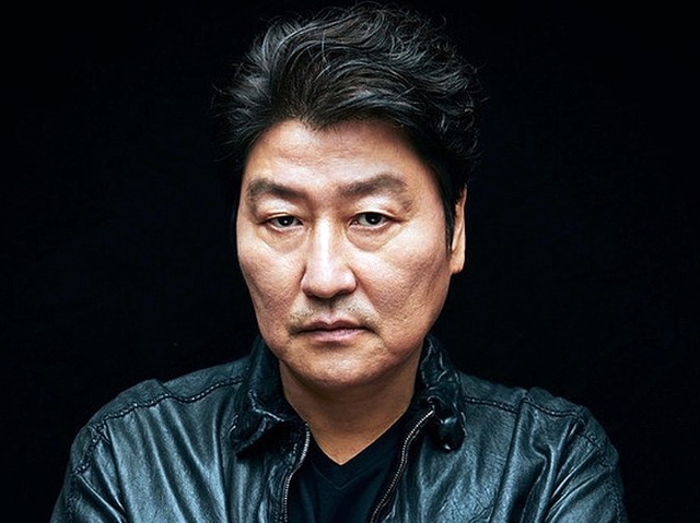 “国宝俳優”ソン・ガンホ、G-DRAGONと同僚に　ギャラクシーコーポレーション初の俳優