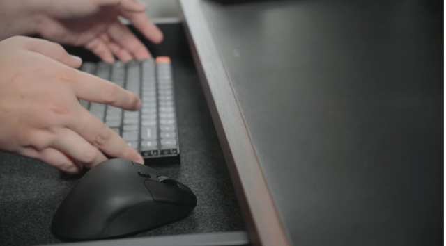 Keychron M6 4Kは、縦横スクロール対応と高ポーリングレートで直感的な操作と高い追従性を実現