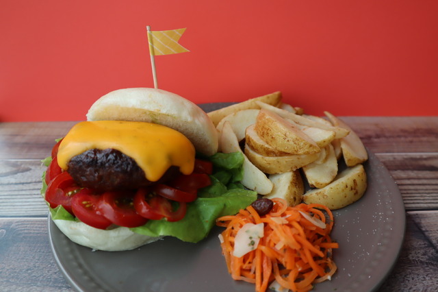 すまんバーガー