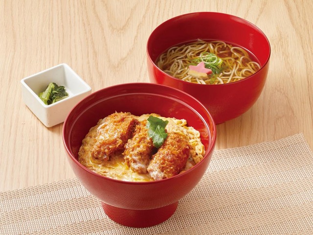広島県産カキフライの玉子とじ丼セット　1,310円（税込）