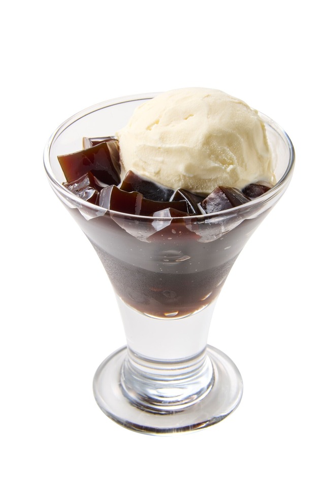 ～バニラアイスのせ～コーヒーゼリー　390円