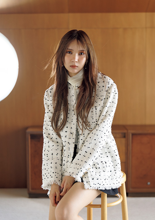 小林由依『andGIRL』秋号(C)DONUTS