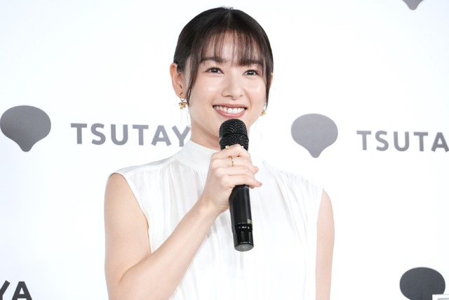 桜井日奈子【撮影：小宮山あきの】