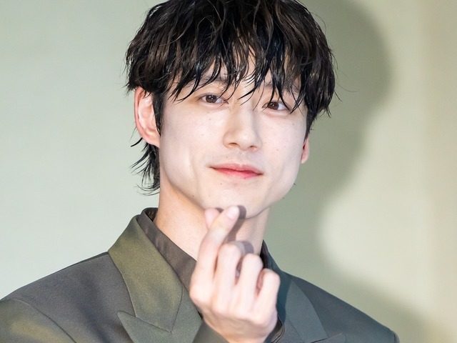 「どうか嘘であってほしい」と動揺も　坂口健太郎の“同棲報道”に韓国ファンの反応は真っ二つ