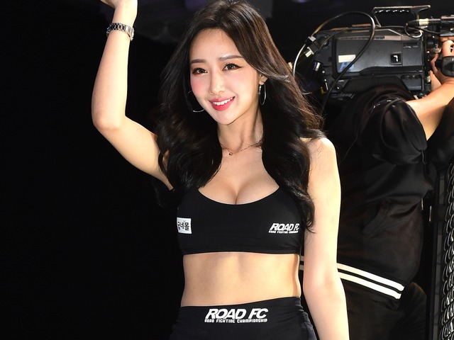 生前はレースクイーンやラウンドガールとして人気も…突然この世を去った韓国女性モデル、1周忌