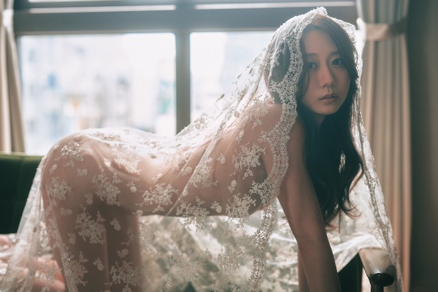古畑奈和2nd写真集「知らない私」 　撮影／岡本武志　発売／光文社