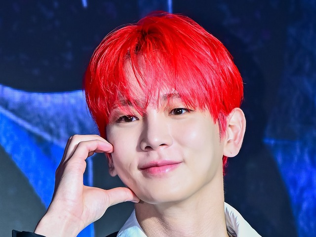 SHINee・キー、新ツアー「Uncanny Valley」開幕！圧巻の“アートパフォーマンス”で日本公演への期待高まる