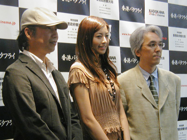 完成披露イベントでは、主演の片瀬那奈、監督の森淳一、原作者の作家・森浩美らが挨拶した