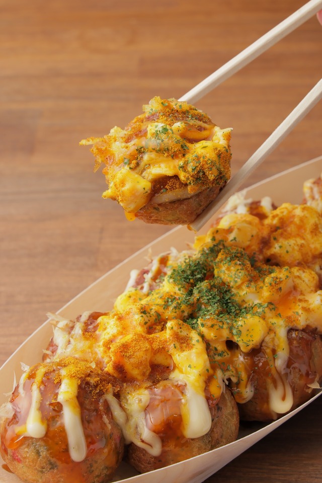 　『カレー風味のチーズてりたま』1舟8個入り　720円（商品価格）　