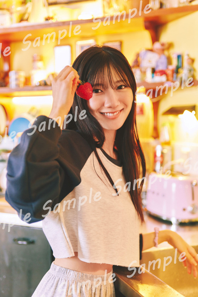 【HMV&BOOKS online・HMV 店舗】※HMV&BOOKS SHIBUYA を除く 日向坂46・河田陽菜『2nd写真集』撮影／SAKAI DE JUN（C）竹書房