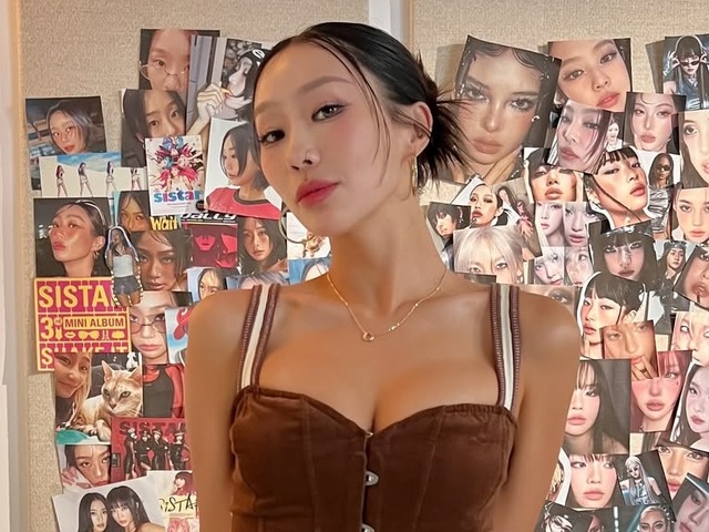 凄まじい…ヒョリン、迫力たっぷりのぴっちりトップス姿に視線釘付け！開放的な健康美で圧倒【PHOTO】
