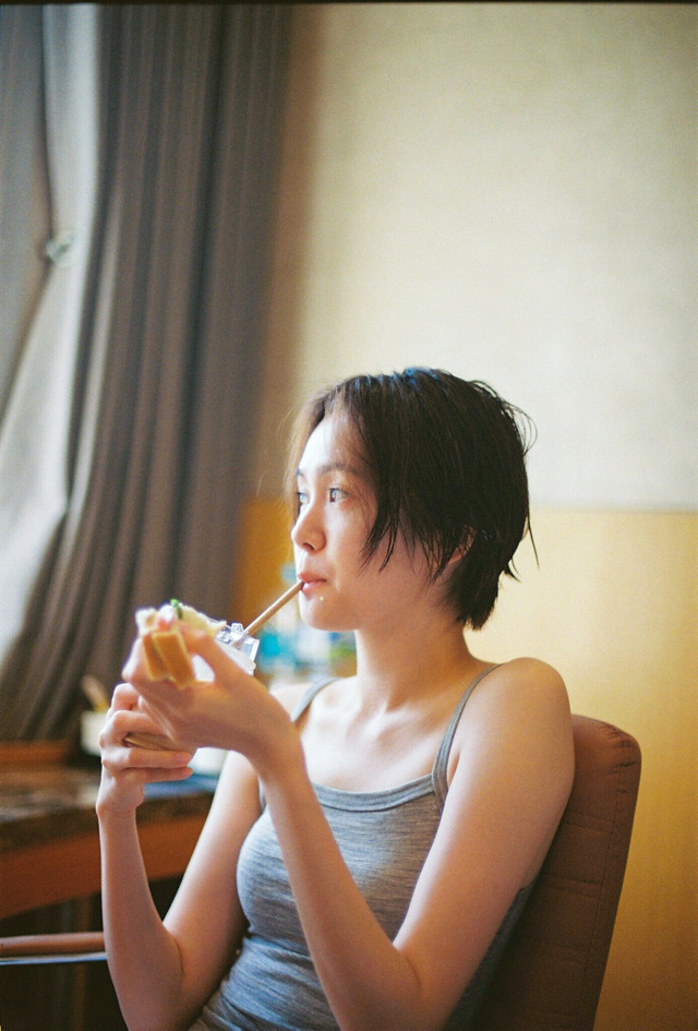 「尾碕真花セカンド写真集（仮）」（東京ニュース通信社刊） 撮影／枝優花