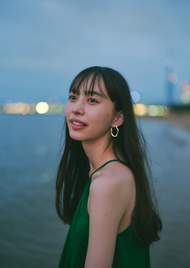 『井桁弘恵写真展 つかのま』Photographed by 遠藤優貴at DAIMARU FUKUOKA TENJIN