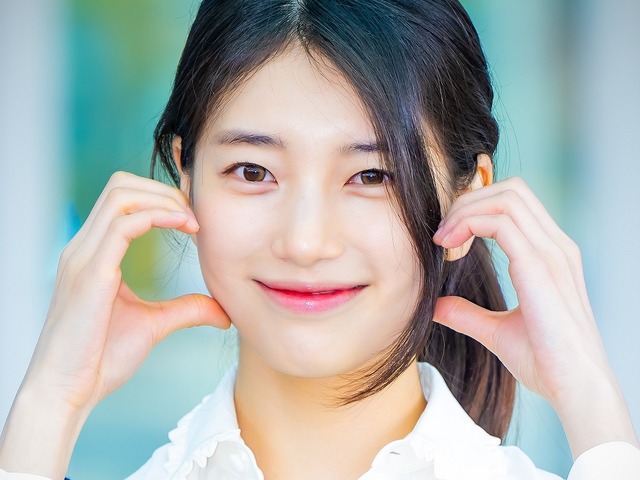 『魔法のランプにお願い』スジ、バレエ姿を披露。優雅に開脚ポーズも【PHOTO】