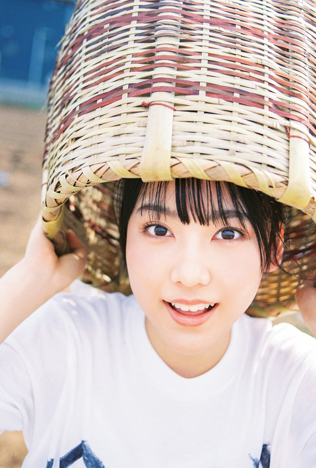 「B.L.T.2025年12月号」セブンネットショッピング購入特典ポストカード【丸山ひなた（AKB48）】