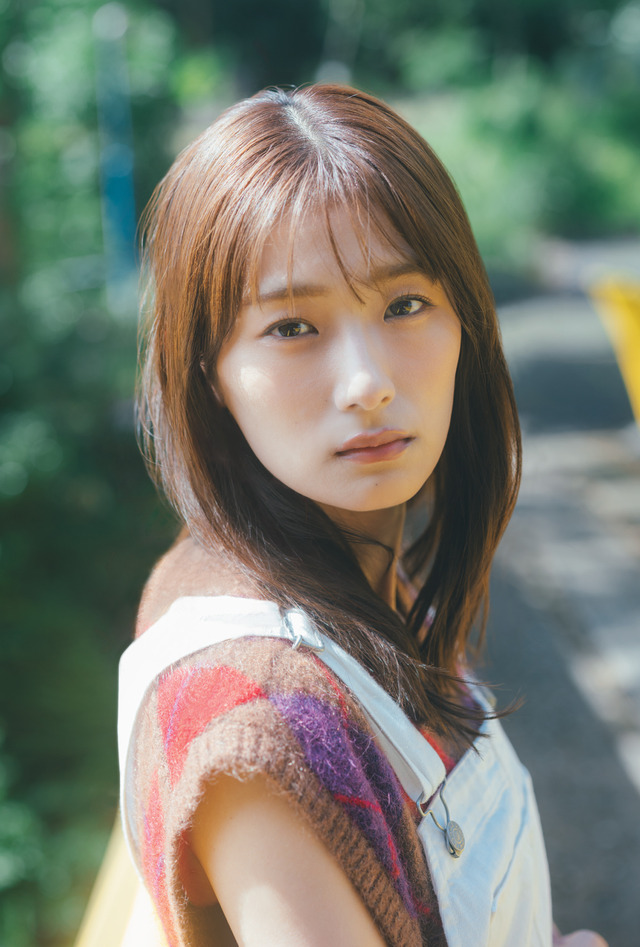 「B.L.T.2025年12月号」ローソンエンタテインメント購入特典ポストカード【井上梨名（櫻坂46）】