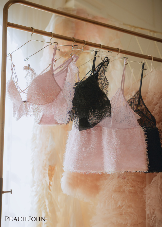 フラッフィーシフォンノンワイヤーブラ／カラー：ピンク・ブラック（全2色）