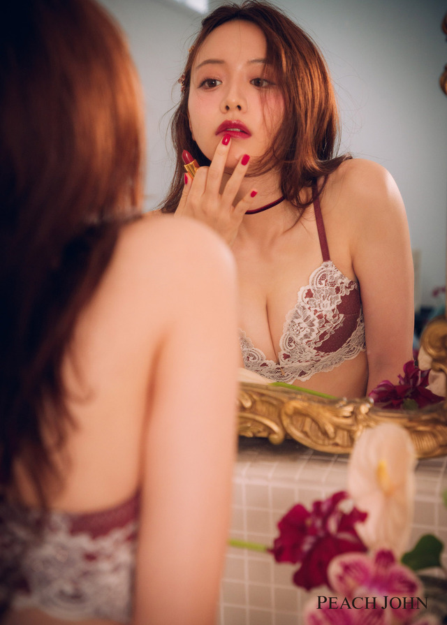 「PEACH JOHN」冬シーズンのビジュアルに登場した森香澄