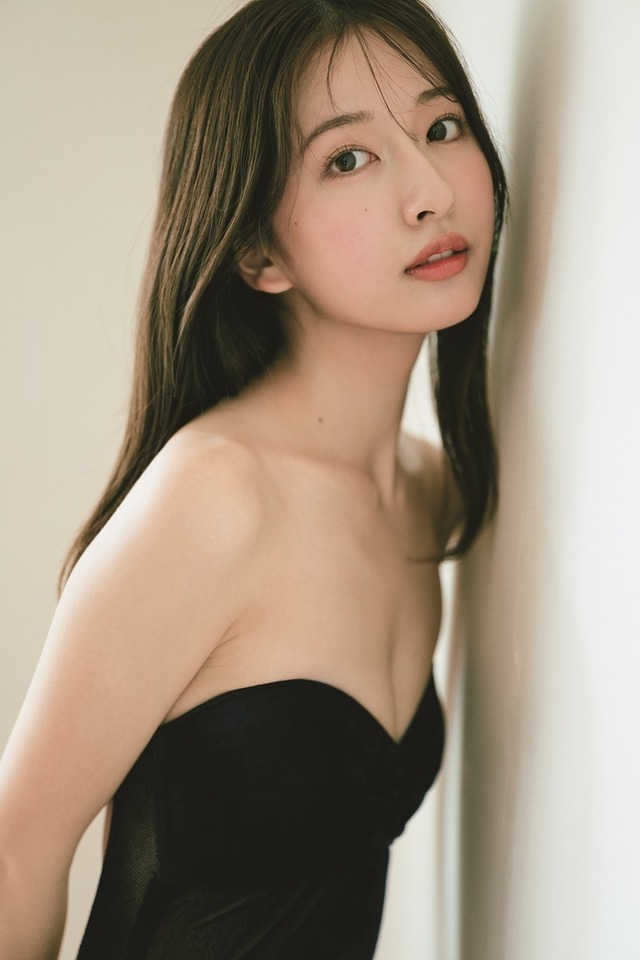 斉藤里奈　撮影／花村克彦