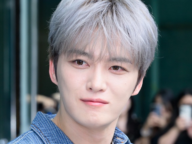 ジェジュン、養母へ“世界に1つだけの詩集”をプレゼント！思わぬ展開に赤面も…「涙が出るほど感動」