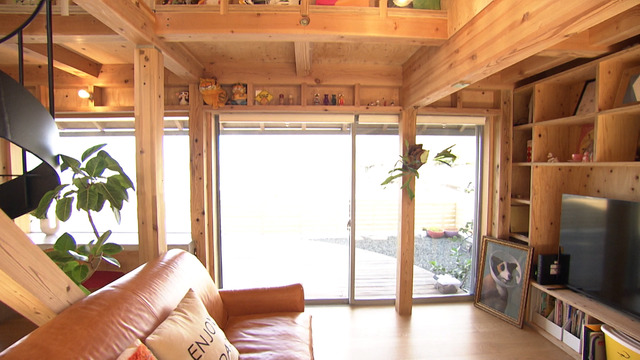 ひと繋がりになった15帖のリビングダイニング＠MBS