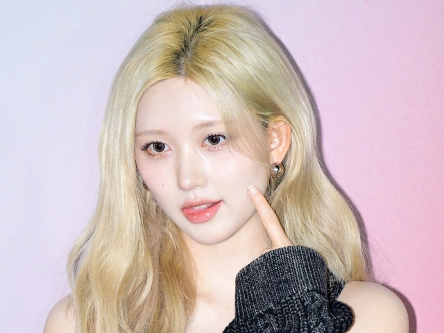 IVE・ガウル、“ツインテール×舌ペロ”SHOTに反響続々！「可愛さ限界突破」「反則です…」【PHOTO】