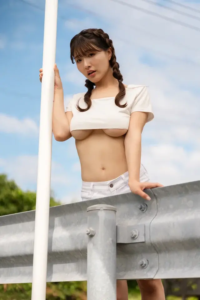 原つむぎ デジタル写真集『SUMMER GLORY』