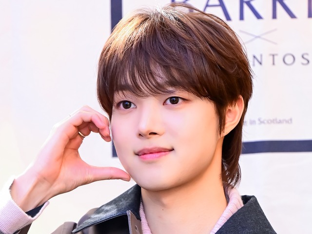 &TEAM・EJ、秋ムード漂うブラウンコーデでイベントに登場！優しい微笑みに胸キュン【PHOTO】