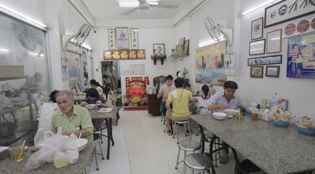 カオトム・プラ・キンポー©西尾康晴/Nishio Travel