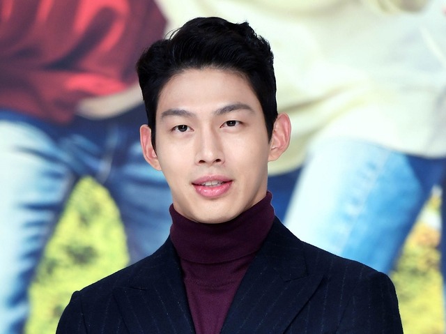 凶器を手に恋人を脅迫…日本でも活動経験あるボーイズグループ出身の韓国俳優、ストーカー容疑で検察送致