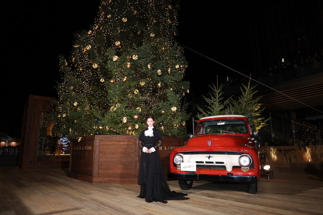 ラルフ ローレン 東京ミッドタウン ツリー点灯式に登場したSANA（TWICE）