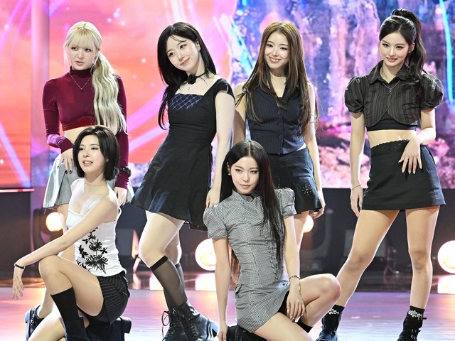 NMIXX、『Blue Valentine』で最大の人気を謳歌！音楽番組“8冠”＆3週連続チャート1位