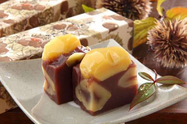 『極 栗蒸し羊羹』 11,880円(税込)