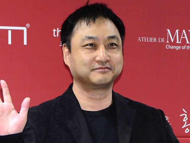 撮影中に倒れ緊急搬送…一時は危篤状態だった韓国タレント、事務所が病状説明「急性心筋梗塞と診断」