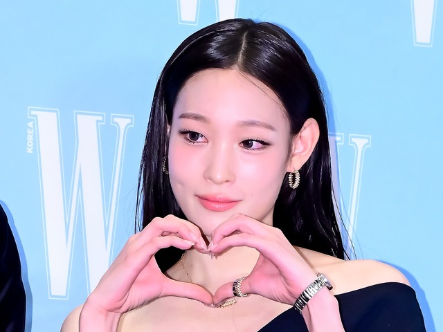 “財閥令嬢”のK-POPアイドル、“パンパン”の財布を公開！周りは「こんなの初めて見た」と驚愕