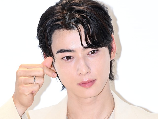 ASTRO・チャウヌ、“軍白期ゼロ”の圧巻プロモーション！新AL『ELSE』で魅せる大胆な変化に注目