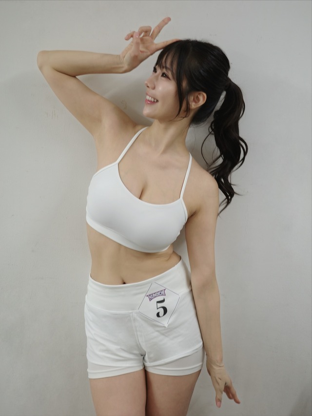 鈴木ふみ奈（写真は鈴木ふみ奈の公式インスタグラムから）※所属事務所に掲載許諾をもらってます