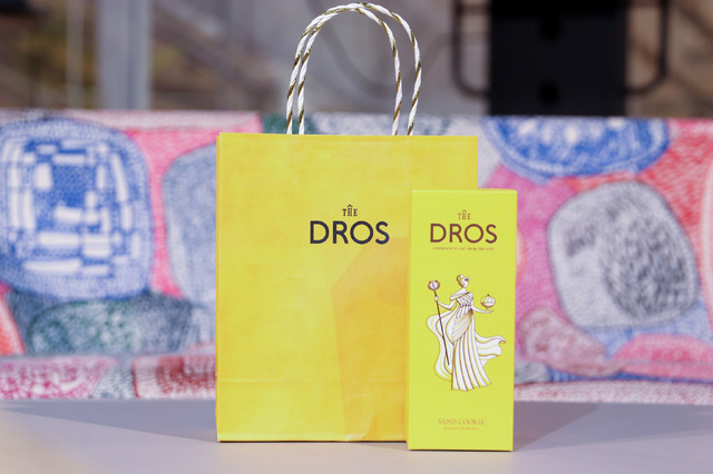 THE DROS「サンドクッキー（マスカルポーネ＆ヘーゼルナッツ）」【撮影／平木昌宏】