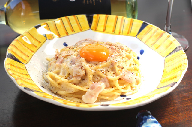 ＜卵黄を加えて仕上げるチーズたっぷりカルボナーラ＞単品：702円