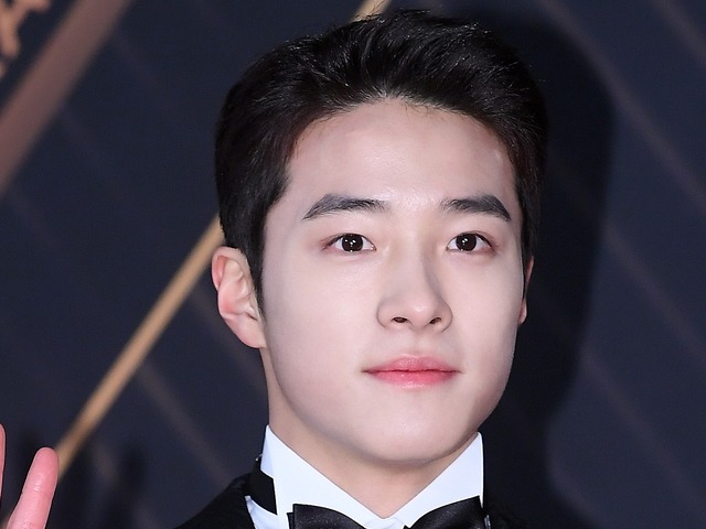 23歳なのに母親がSNS管理…子役出身韓国俳優の母、否定的なコメントについて言及