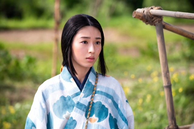 直／白石聖（C）NHK