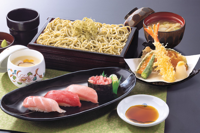 本まぐろ鮨昆布そば（税込２,４０９円）