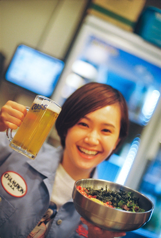 尾碕真花セカンド写真集「わー!!!」（東京ニュース通信社刊） 撮影／枝優花