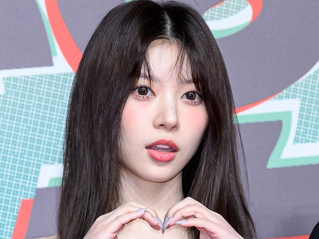 “日本人メンバー”ILLIT・モカ、金髪ギャル化!? 別人級ビジュアルに反響「可愛すぎる」「漫画から出てきた」【PHOTO】