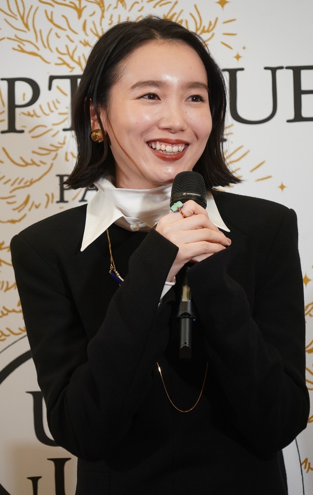 飯豊まりえ【写真：竹内みちまろ】