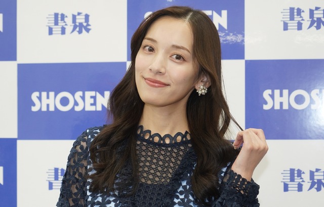 都丸紗也華【写真：竹内みちまろ】