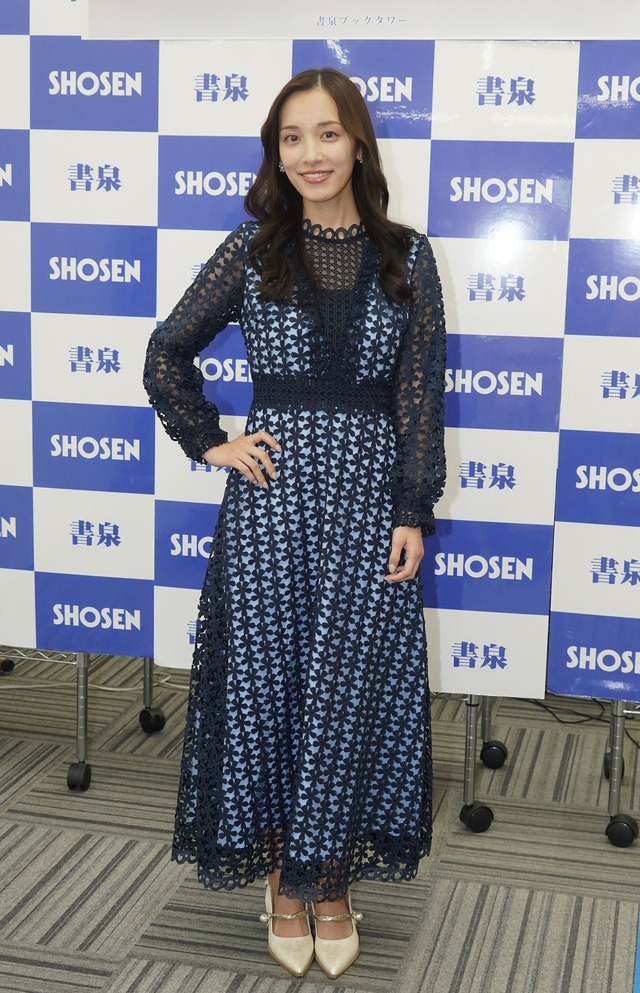 都丸紗也華【写真：竹内みちまろ】