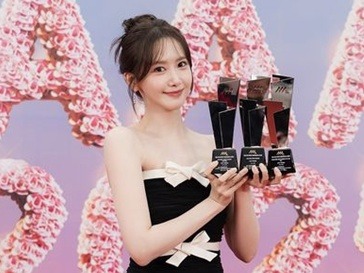 少女時代・ユナ、AAA2025で3冠達成!! 名実ともにトップ女優へ