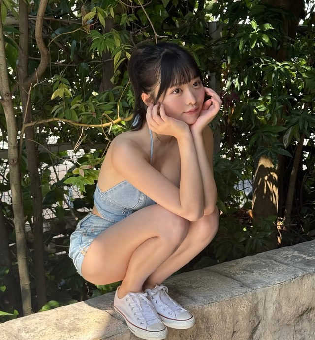 高鶴桃羽（写真は高鶴桃羽の公式インスタグラムより）※所属事務所より掲載許諾をいただいています