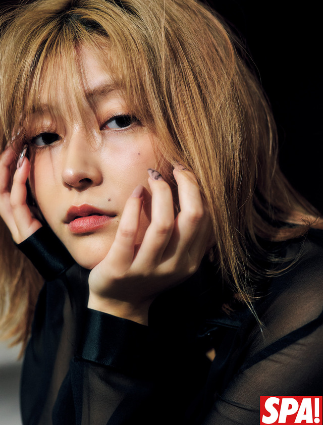 撮影:高橋慶佑 ヘアメイク:萩村千紗子 スタイリング:毛塚由恵